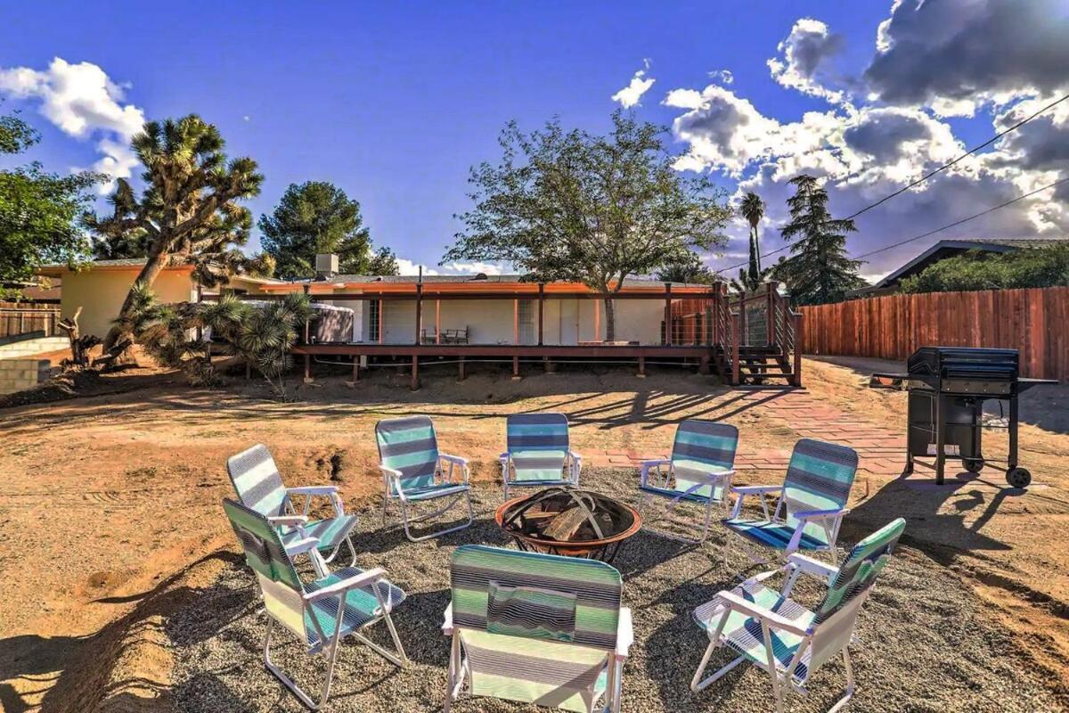 Pet Friendly Starburst House Villa Yucca Valley Exterior foto